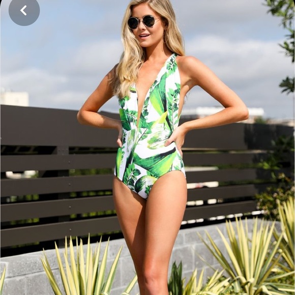 Red Dress Boutique Other - Red Dress Boutique White/Palm One Piece Swimsuit